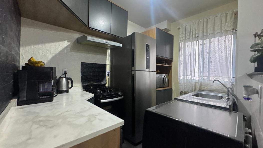 APARTAMENTO com 2 dormitórios à venda por R$ 275.000,00 no bairro Pinheirinho - CURITIBA / PR