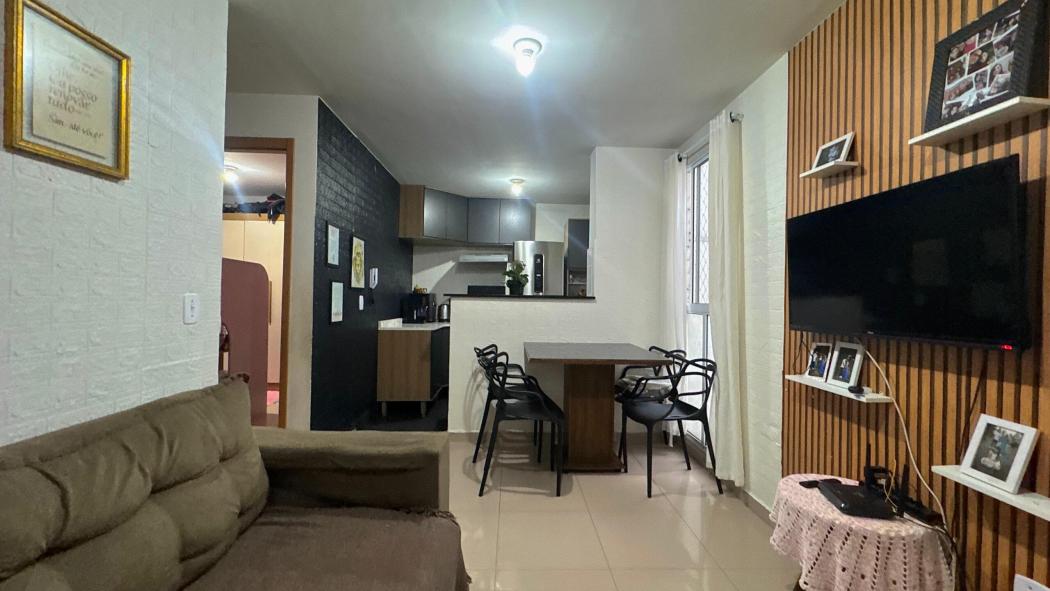 APARTAMENTO com 2 dormitórios à venda por R$ 275.000,00 no bairro Pinheirinho - CURITIBA / PR