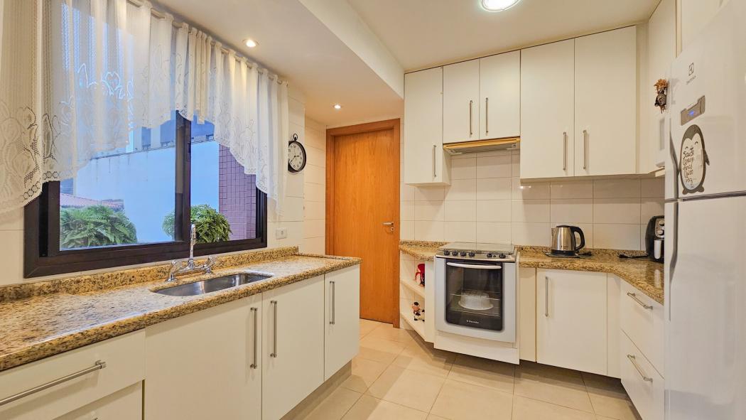 Apartamento de 94 m² com 3 dormitórios sendo 1 suíte e 1 vaga de garagem no Vila Izabel próximo a Av República Argentina