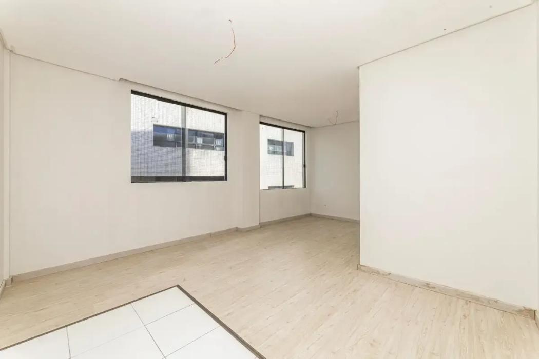 Apartamento tipo kitinete no Ed Porto Príncipe, Juvevê, Curitiba/PR