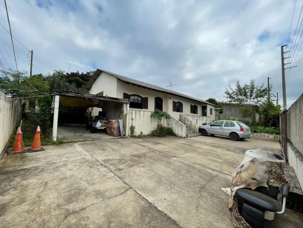 Casa com terreno em Colombo/PR.