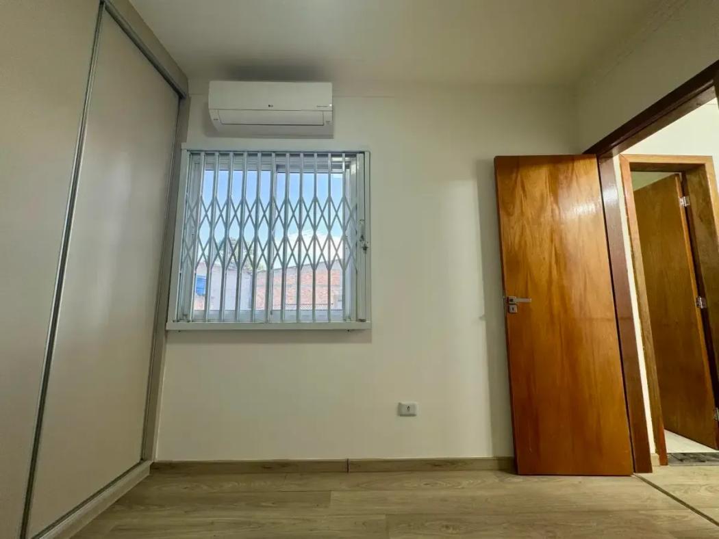 Sobrado com 3 quartos, closet e área gourmet no Alto Boqueirão, Curitiba