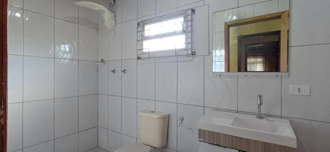 EXCELENTE OPORTUNIDADE NA PRAIA DE LESTE — AMPLO TERRENO COM CASA E GRANDE POTENCIAL DE INVESTIMENTO!