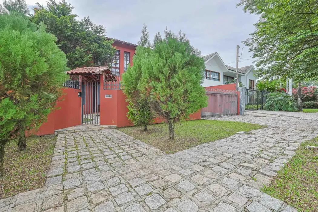 Casa com 4 quartos sendo 2 suítes e 2 demi, 4 vagas de garagem, Jardim Social, Curitiba/PR