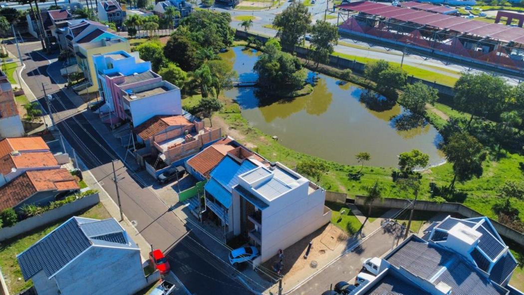 SOBRADO com 3 dormitórios à venda por R$ 650.000,00 no bairro Tatuquara - CURITIBA / PR