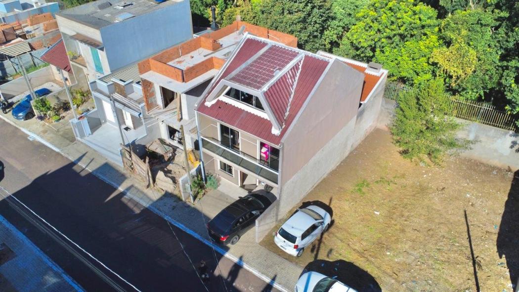 SOBRADO com 3 dormitórios à venda por R$ 650.000,00 no bairro Tatuquara - CURITIBA / PR