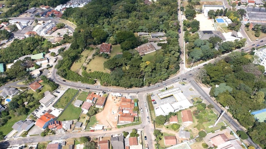 Oportunidade - Terreno de Esquina com 403m² no Campo Comprido