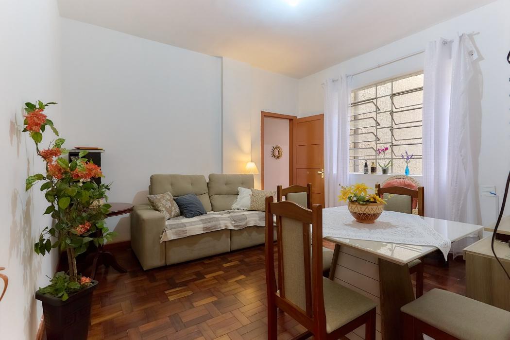 APARTAMENTO com 2 dormitórios à venda por R$ 335.000,00 no bairro Centro - CURITIBA / PR