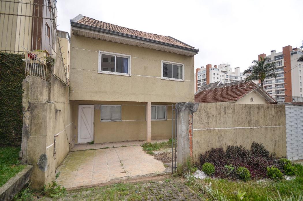 Sobrado no Coração do Cristo Rei - 117 m², Residencial ou Comercial!
