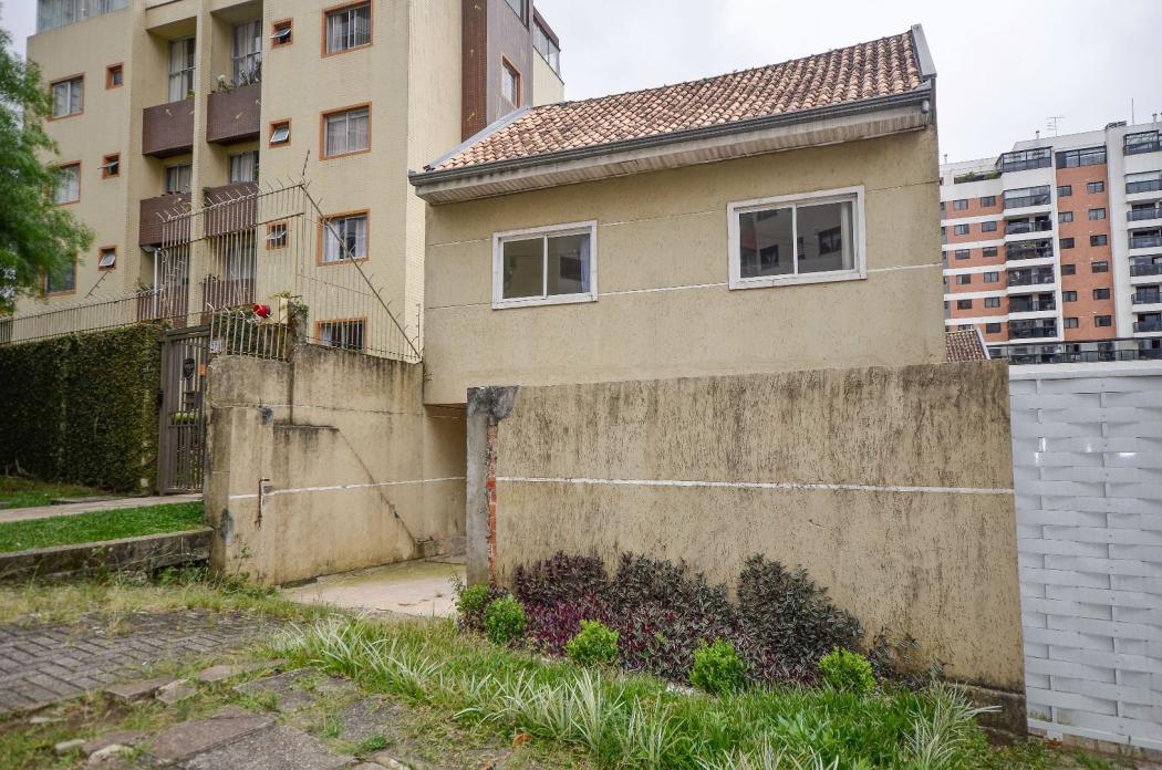 Sobrado no Coração do Cristo Rei - 117 m², Residencial ou Comercial!