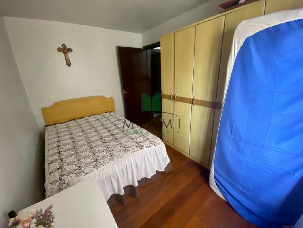 Sobrado com 3 dormitórios à venda, 240 m² por R$ 1.000.000,00 - Cajuru - Curitiba/PR