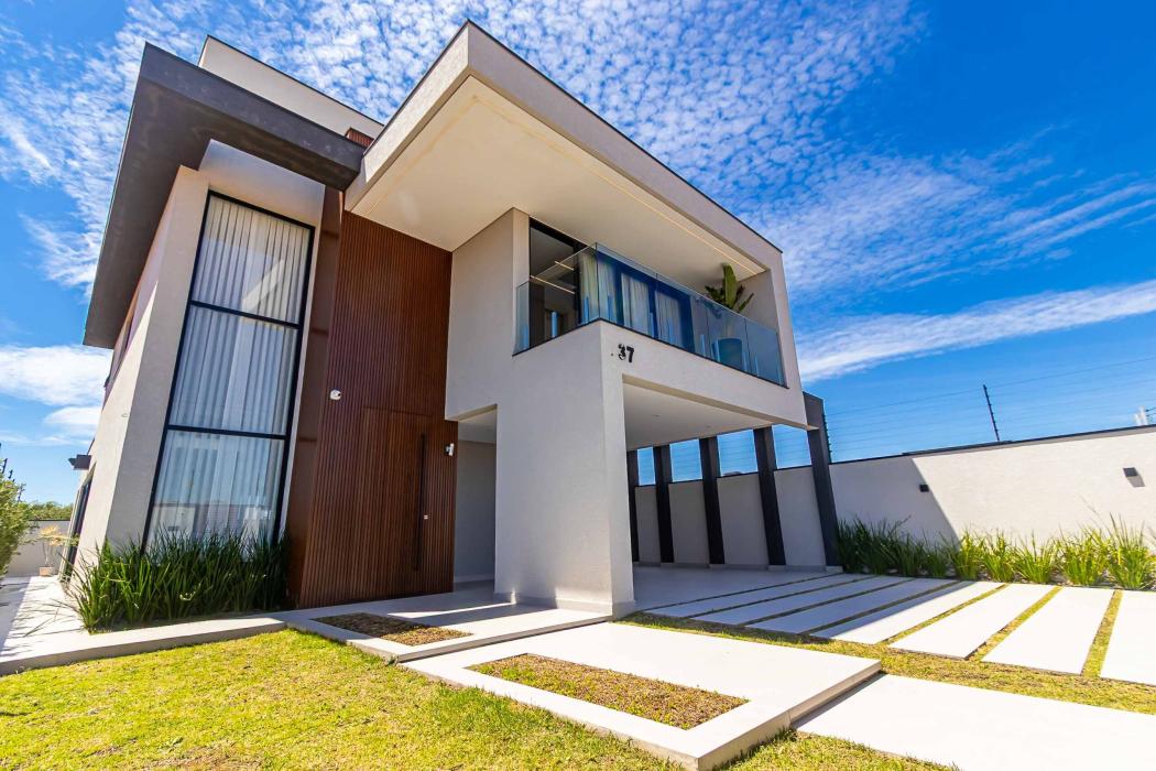 Casa com 3 suítes à venda - Neoville, Curitiba PR