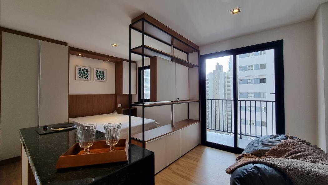 Studio mobiliado no BF2211 – 9º andar | Face Leste | Centro – Curitiba