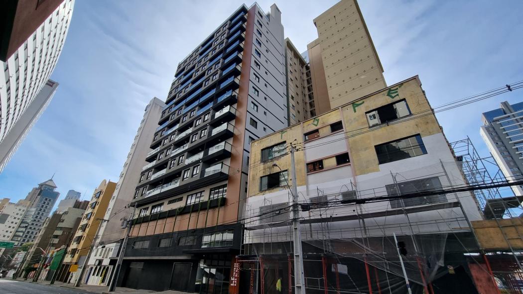 Studio mobiliado no BF2211 – 9º andar | Face Leste | Centro – Curitiba