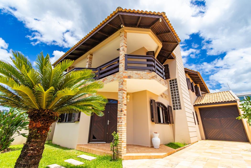 Casa de Praia em Itapoá – 6 Quartos, Piscina, Sauna e Espaço Gourmet