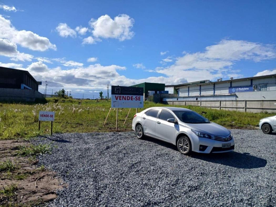 Terreno industrial em Araquari - Volta Redonda 2.017 m² de área exclusiva.