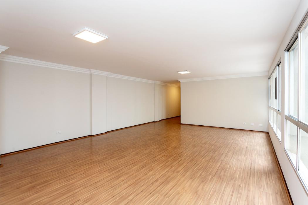 Excelente e amplo apartamento a venda na Rua do Comércio 24 horas, bairro Centro, Edifício Comendador, por R$749.000,00