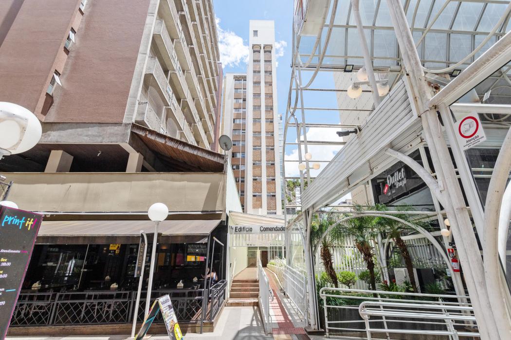 Excelente e amplo apartamento a venda na Rua do Comércio 24 horas, bairro Centro, Edifício Comendador, por R$749.000,00