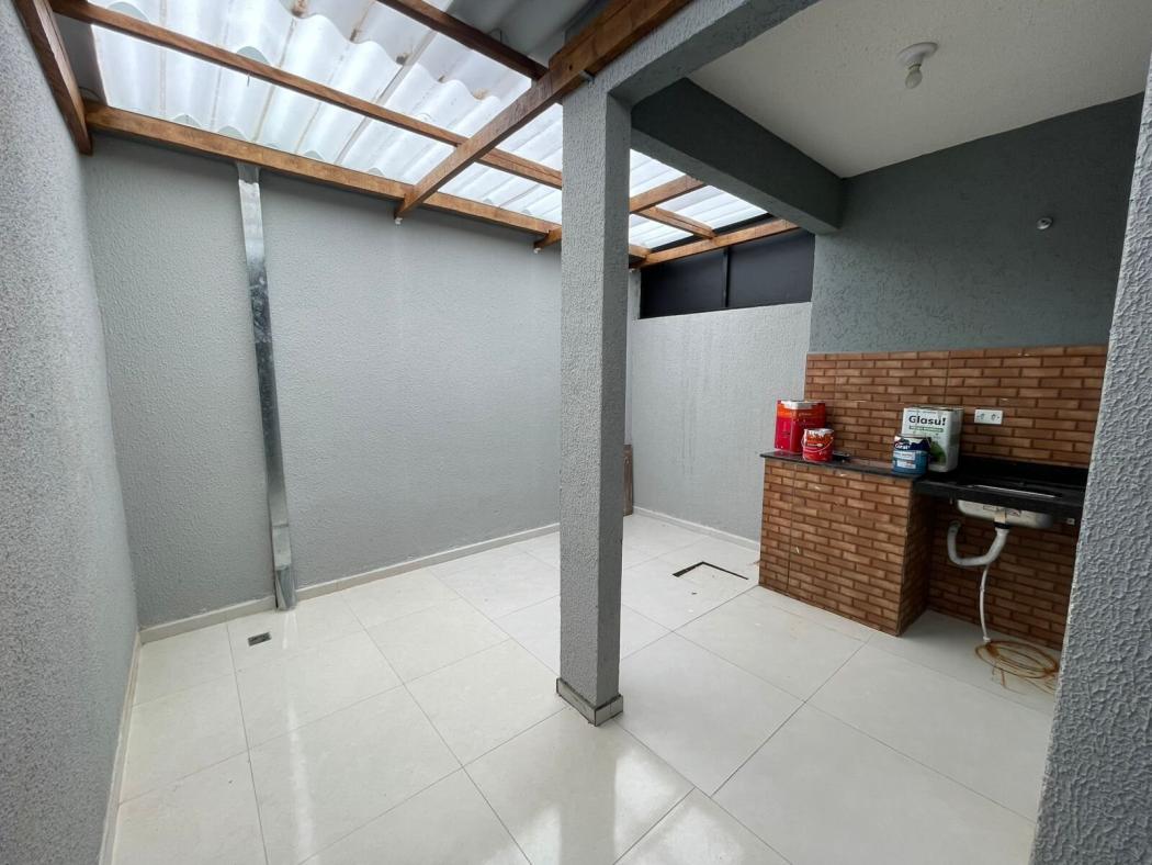 Sobrado no Sitio cercado 3 quartos 2 banheiros