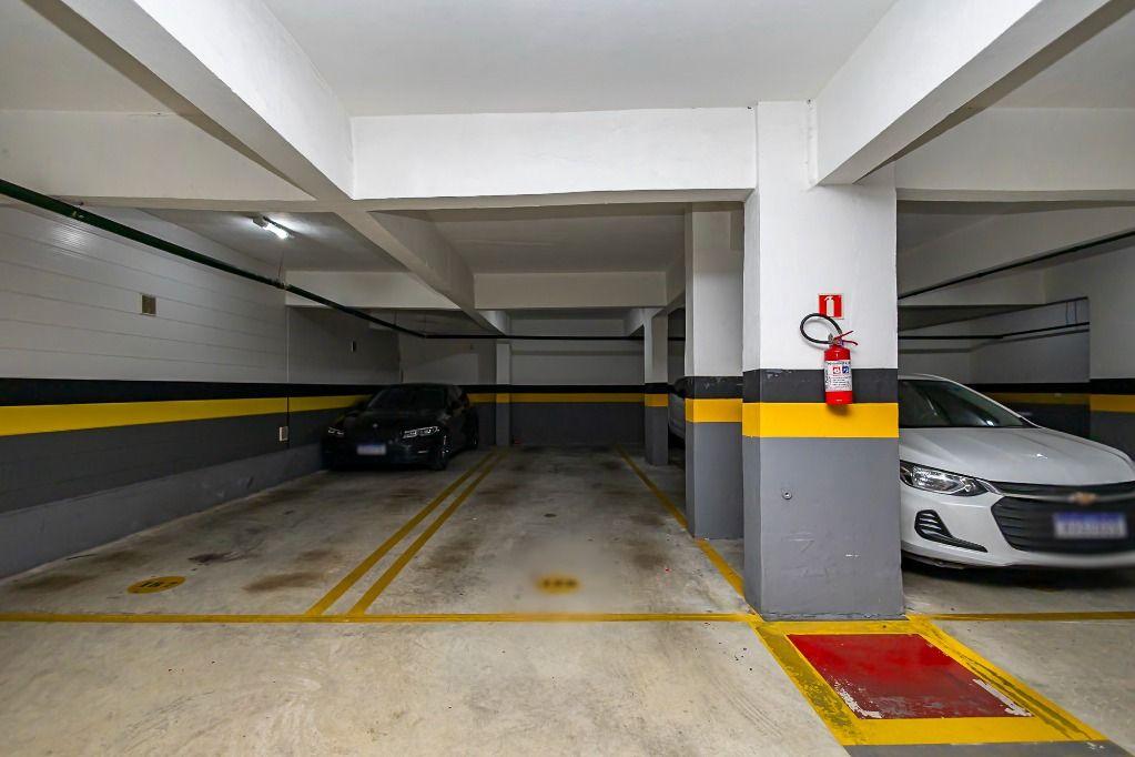 Apartamento com 3 quartos ( 1 suíte ), à venda - Água Verde