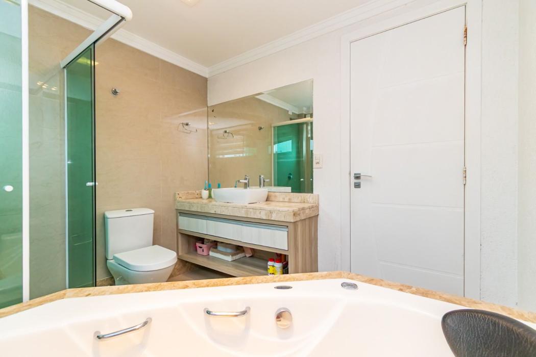 Sobrado com 4 dormitórios à venda, 199 m² por R$ 1.275.000,00 - Capão Raso - Curitiba/PR