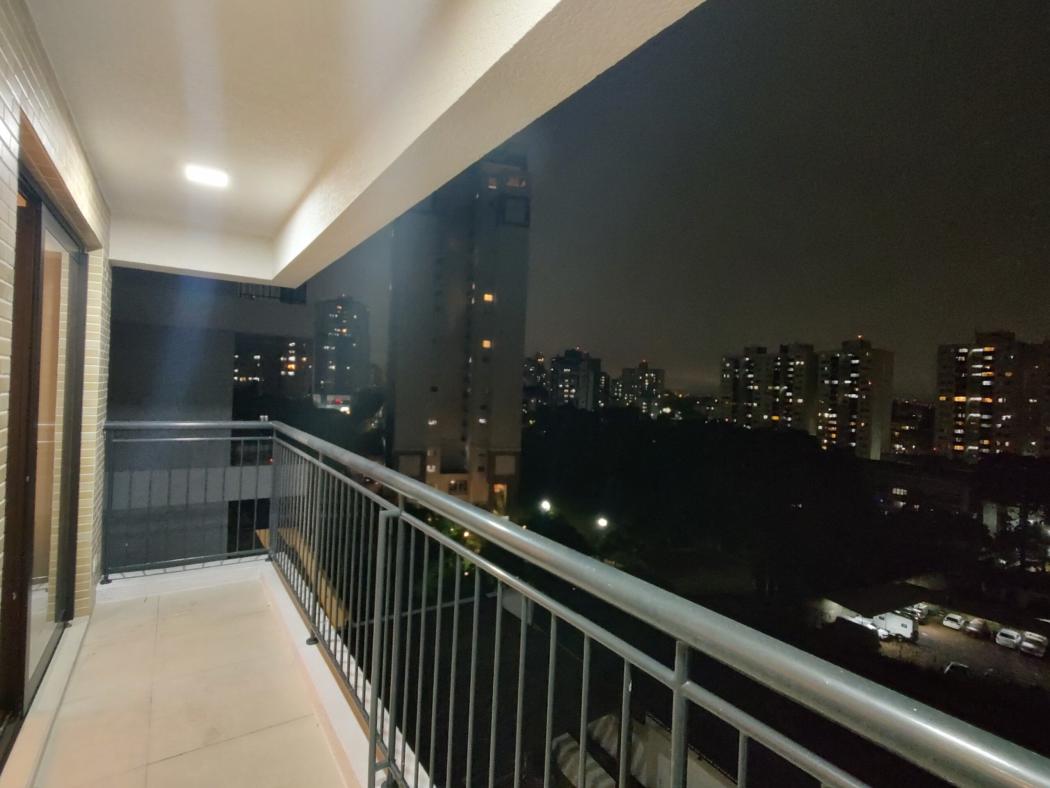 Apartamento 1 quarto com sacada no Plus Portão Curitiba para venda