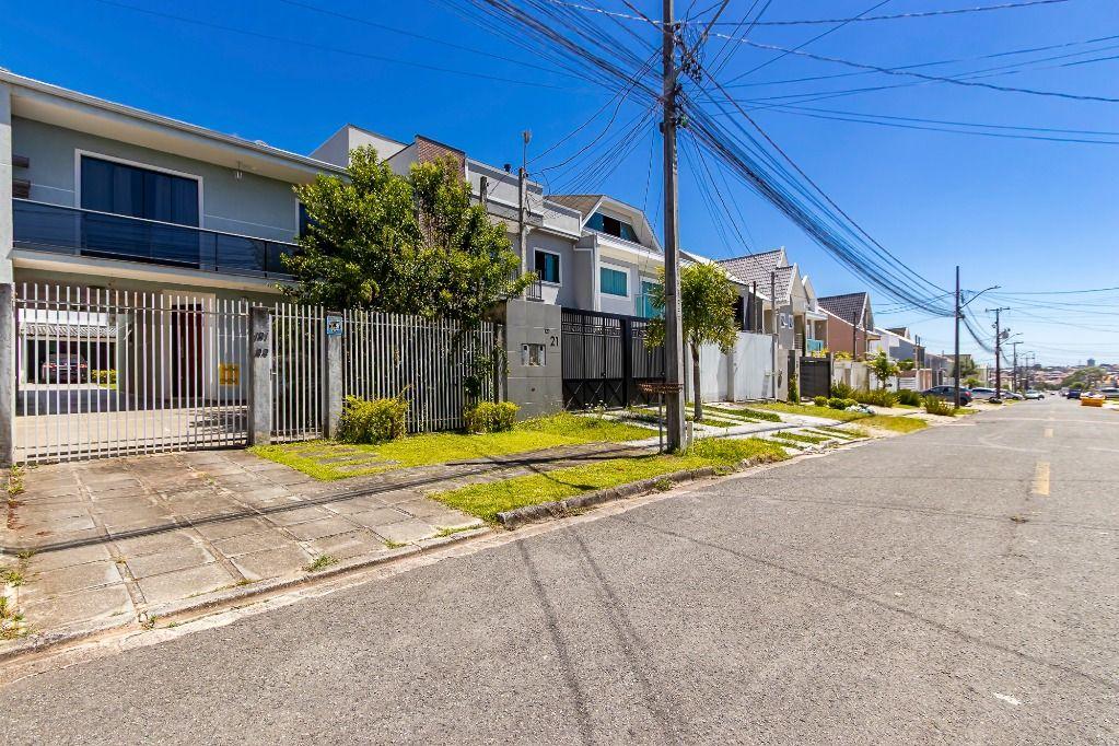 Sobrado com 3 dormitórios à venda, 141 m² por R$ 750.000 - Rua Edna Walderez Bassetti Habith, nº 121 Xaxim - Curitiba/PR