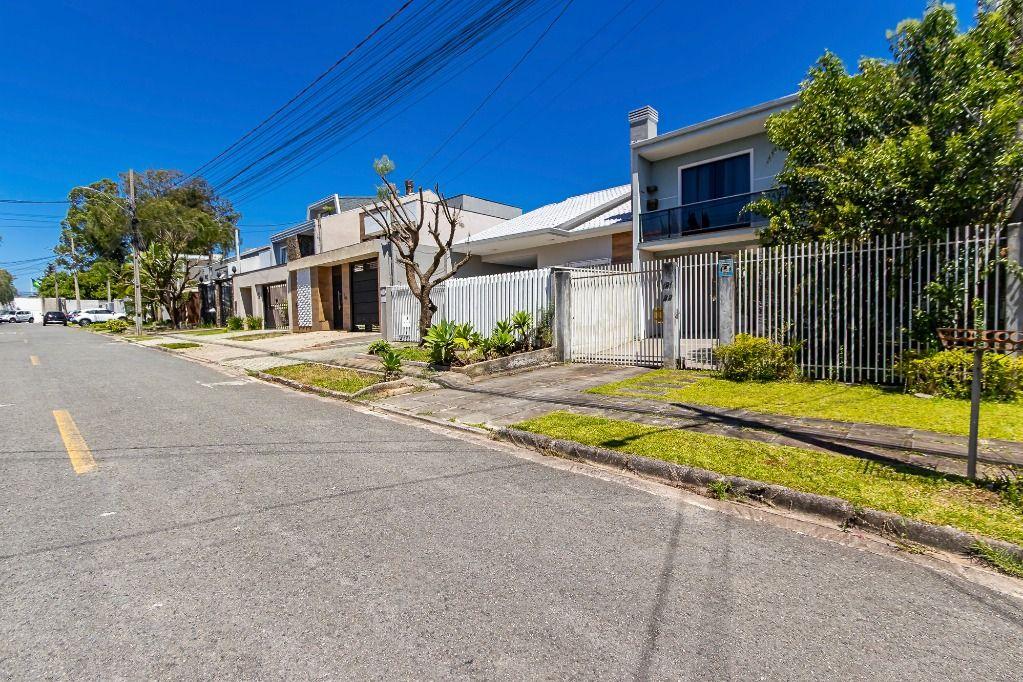 Sobrado com 3 dormitórios à venda, 141 m² por R$ 750.000 - Rua Edna Walderez Bassetti Habith, nº 121 Xaxim - Curitiba/PR