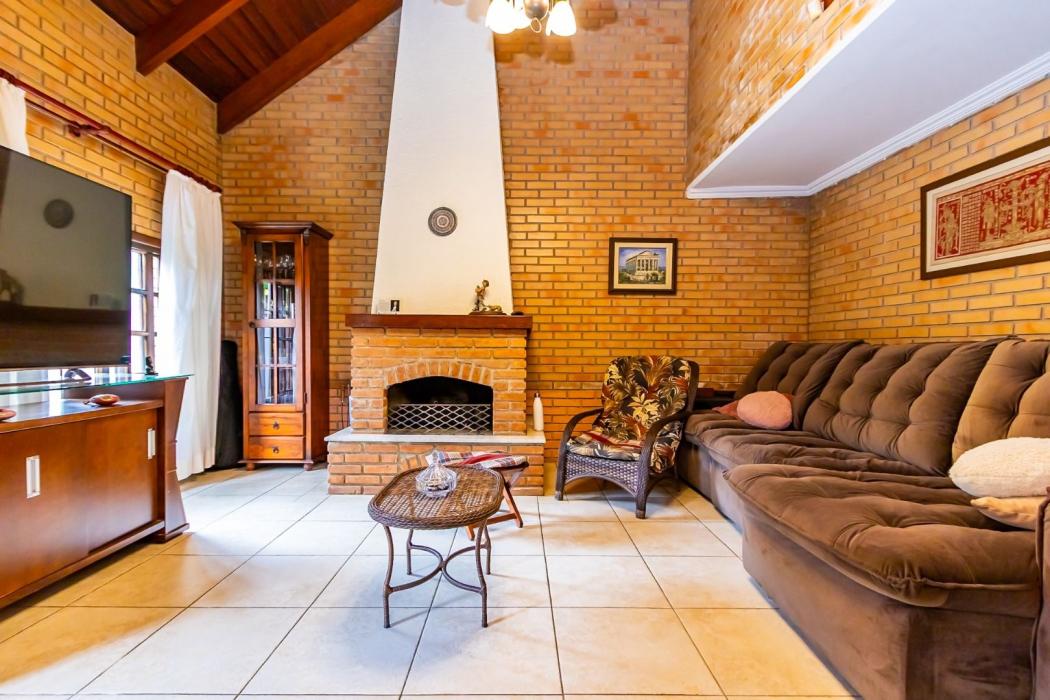 Casa com 5 dormitórios à venda, 303 m² por R$ 1.100.000 - Cajuru - Curitiba/PR
