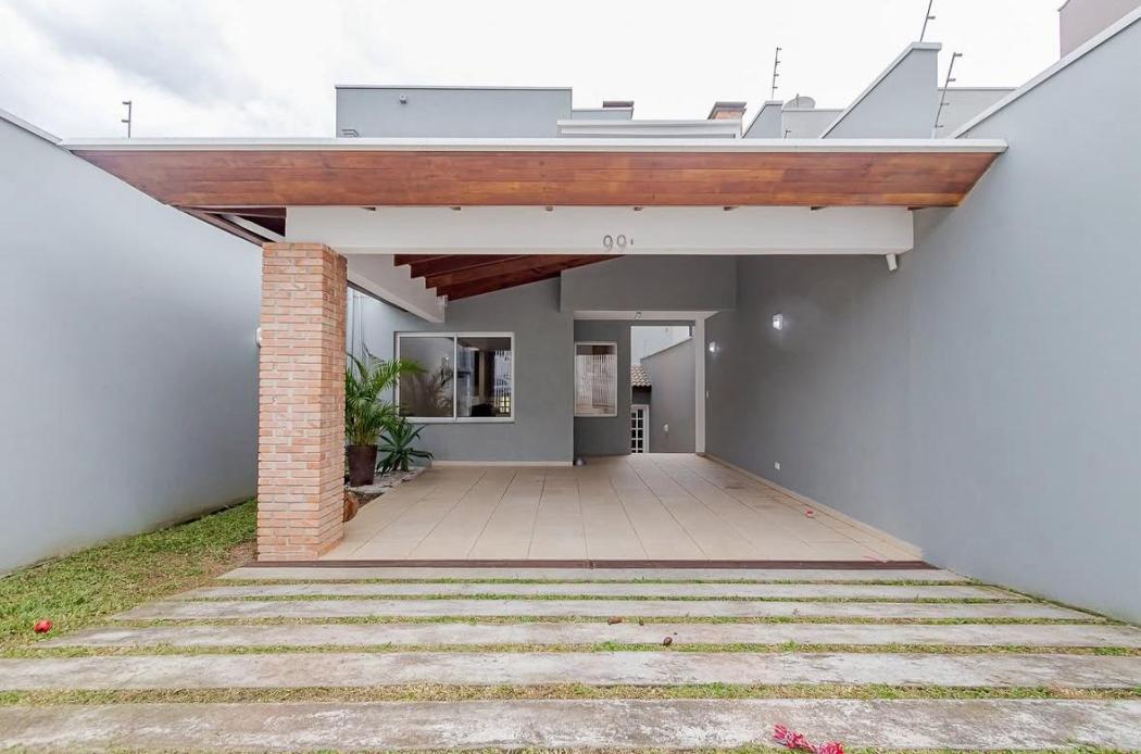 Casa no Jardim das Américas: 225m², 3 Quartos, Suíte Master, Jacuzzi e Quintal