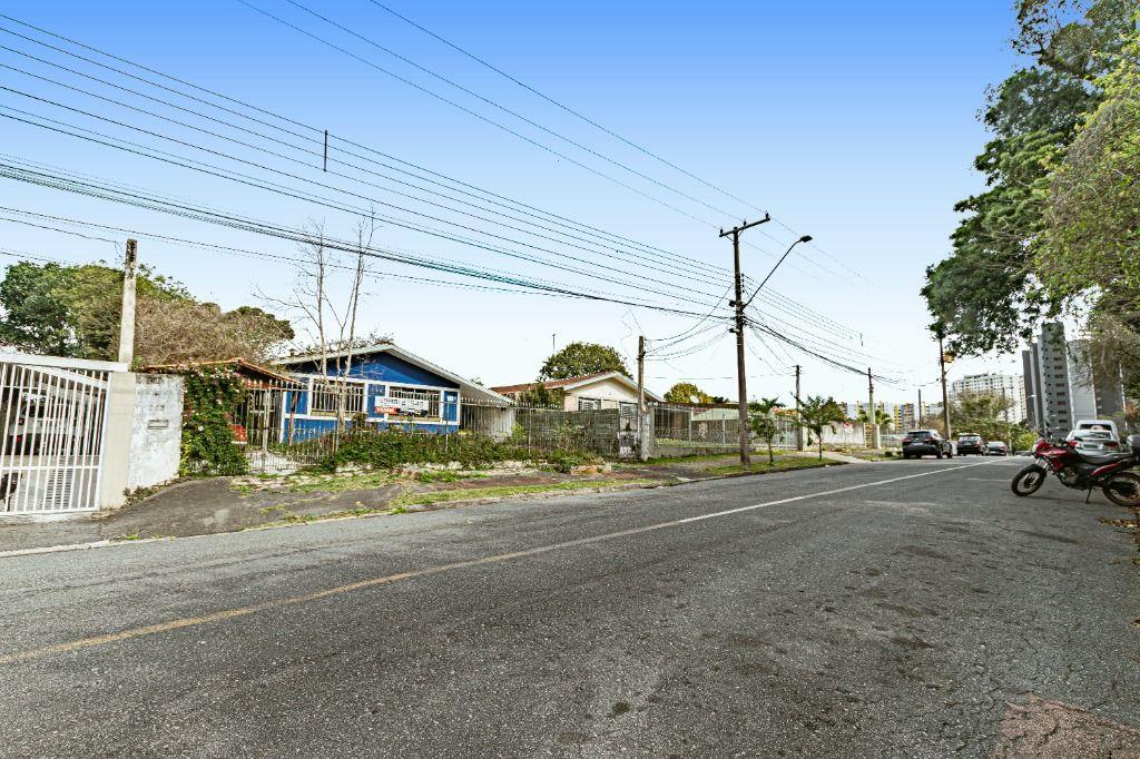 Terreno ZR4, 765m² No Novo Mundo.