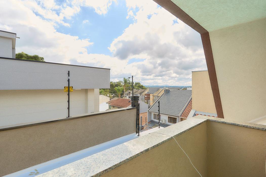 Sobrado Novo Triplex, atico com lareira, excelente localização, em condomínio