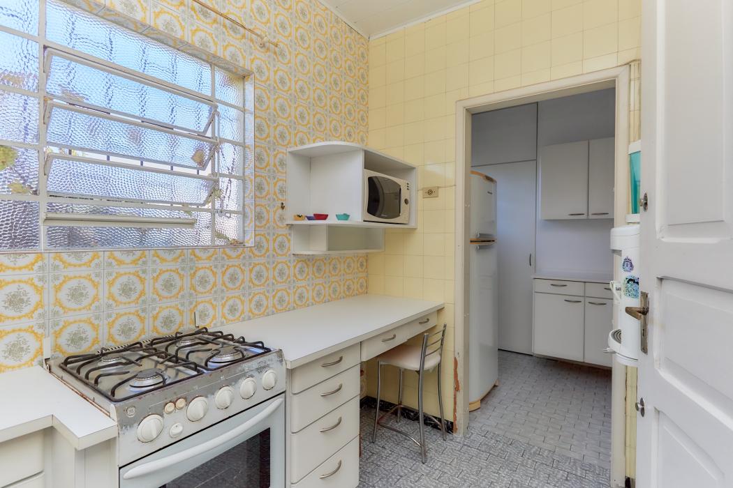 CASA NAS MERCÊS COM TERRENO AMPLO DE 552M² , PRÓXIMO AO PARQUE BARIGUI