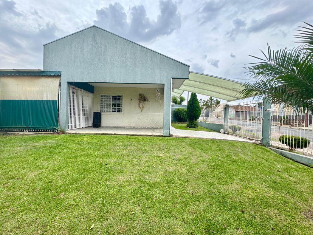 CASA DE ESQUINA TÉRREA AVERBADA PRÓXIMO A NICOLA PELLANDA.