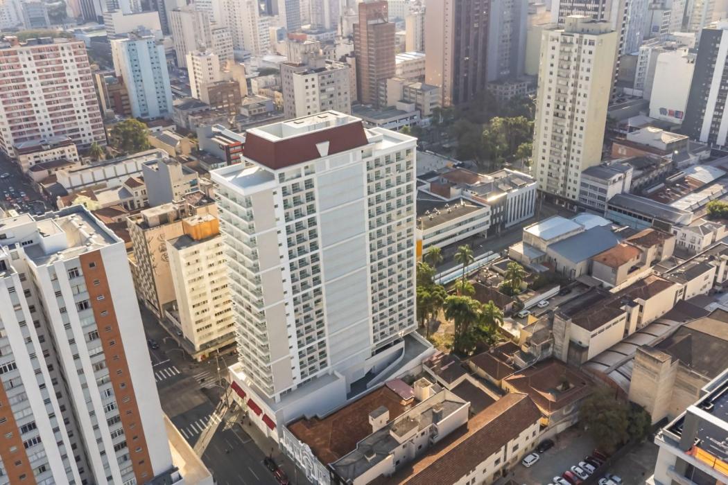 Studio semi-mobiliado centro de Curitiba – Localização estratégica com grande potencial de valorização e rentabilidade.