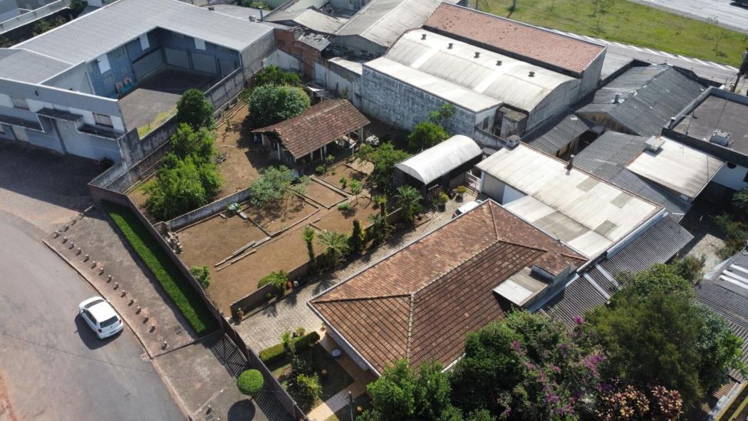 Terreno à venda,380.00 m², no Bairro Pinheirinho, CURITIBA - PR