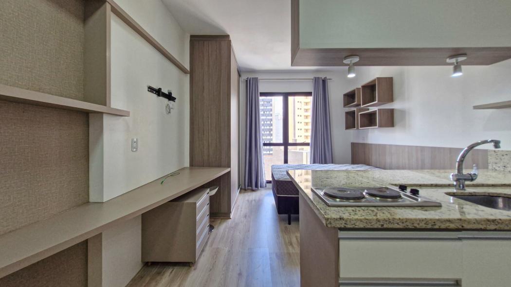 STUDIO MOBILIADO ANDAR ALTO BIGORRILHO