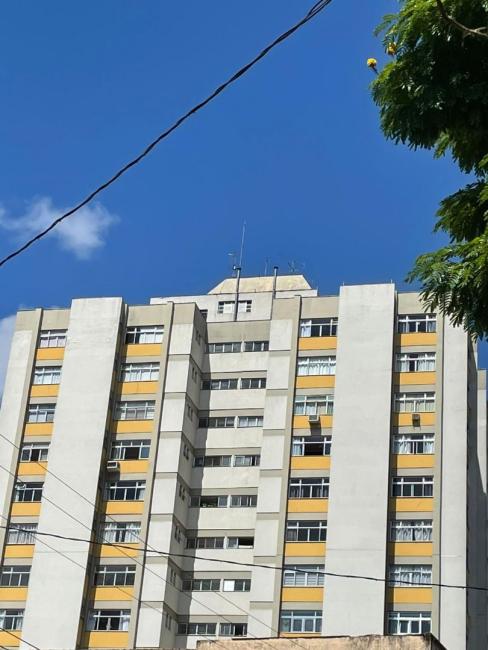 EXCELENTE APTO NO CENTRO CIVICO CABRAL ALTO DA GLORIA - PEÇAS AMPLAS ENSOLARADO