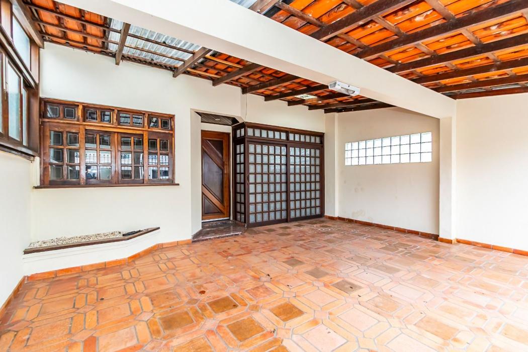 Casa com 3 dormitórios para alugar, 120 m² por R$ 3500/mês - Tarumã - Curitiba/PR