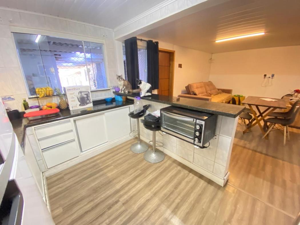 Casa com 6 dormitórios à venda, 200 m² por R$ 849.000,00 - Pinheirinho - Curitiba/PR