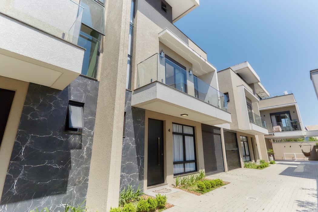 Sobrado com 3 dormitórios à venda, 200 m² por R$ 1.590.000,00 - Água Verde - Curitiba/PR
