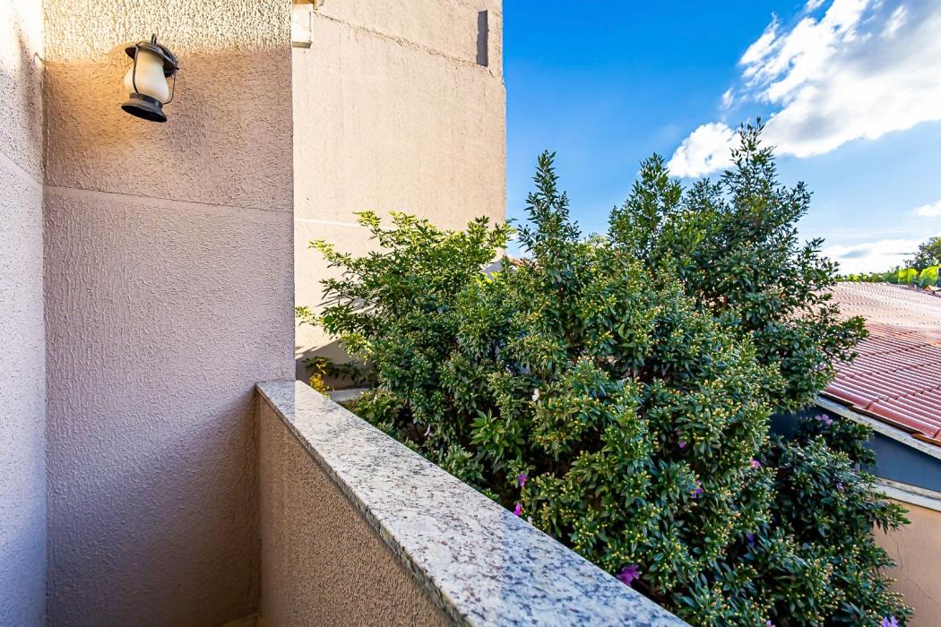 Sobrado com 3 dormitórios à venda, 152 m² por R$ 990.000,00 - Capão da Imbuia - Curitiba/PR