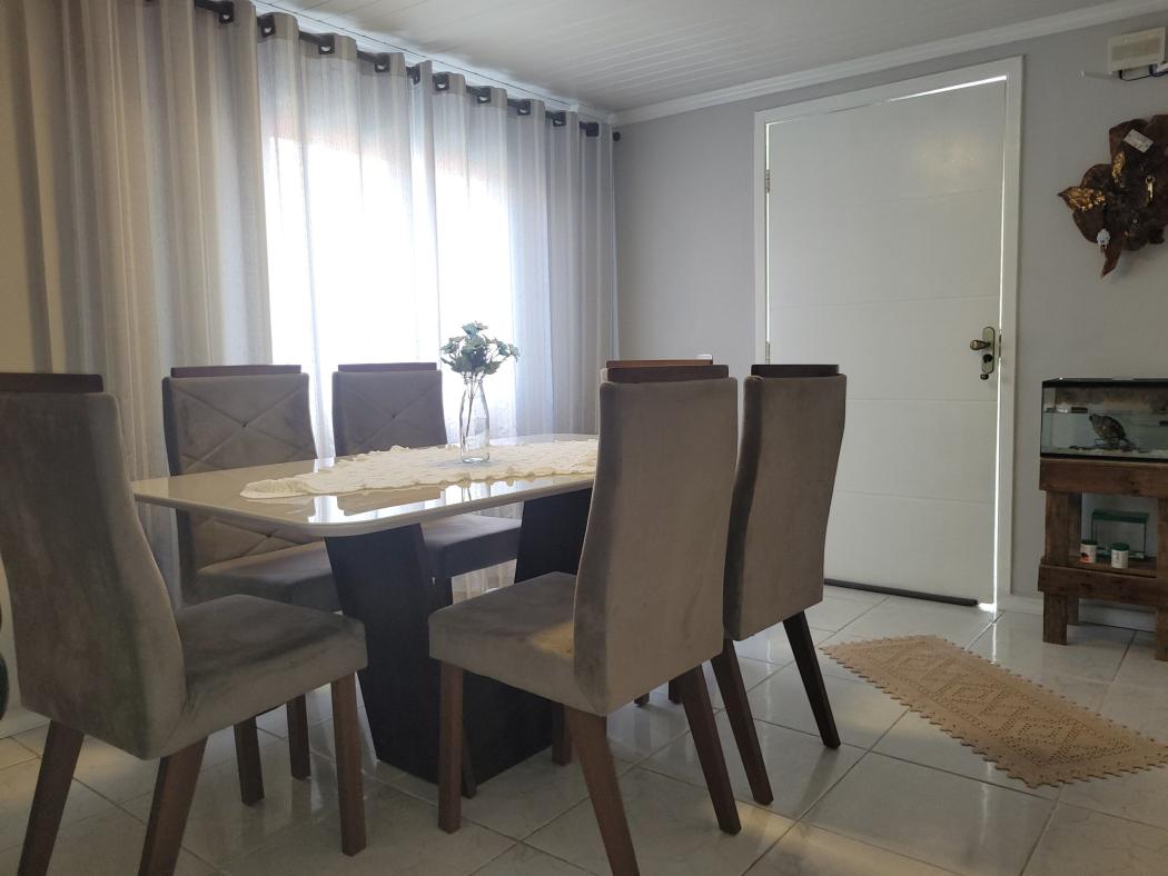 CASA com 3 dormitórios à venda com 396m² por R$ 1.197.000,00 no bairro Xaxim - CURITIBA / PR