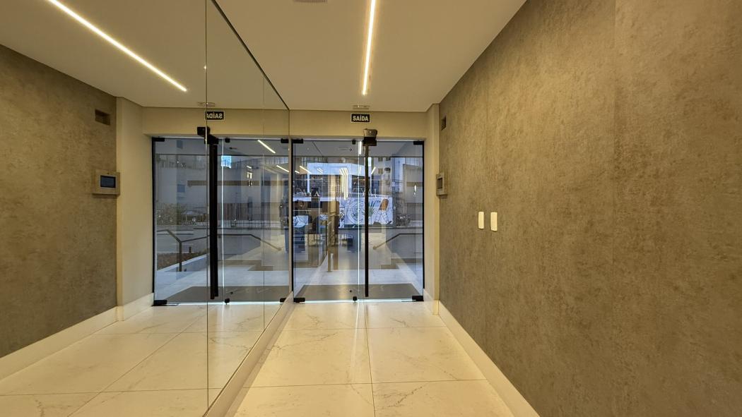 Studio mobiliado e decorado, localização Premiun (estrutura clube) no Bigorrilho - Curitiba - Pr PORTEIRA FECHADA - Face Leste|Norte