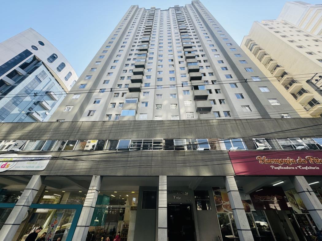 Apartamento à venda com 2 quartos, 41,00m² privativo, 1 vaga no Bigorrilho - Curitiba -  Vista definida.