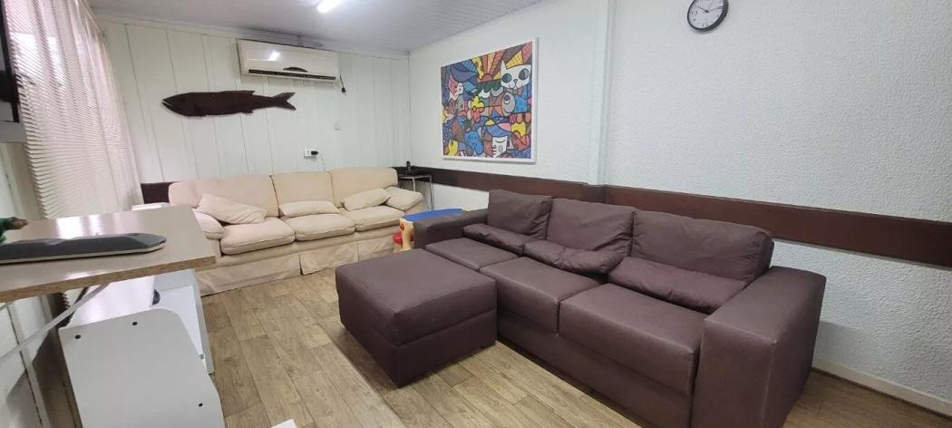 Casa Em Guaratuba a 4 Quadras do Mar, 5 Dormitórios, 4 banheiros, Terreno 640 m2