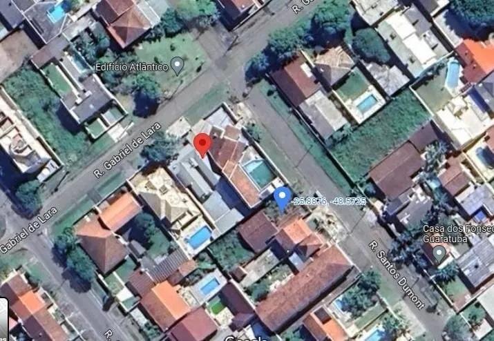 Casa Em Guaratuba a 4 Quadras do Mar, 5 Dormitórios, 4 banheiros, Terreno 640 m2