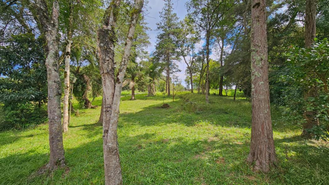 Terreno de 1060 m² em condomínio fechado para chácaras em Campo Largo