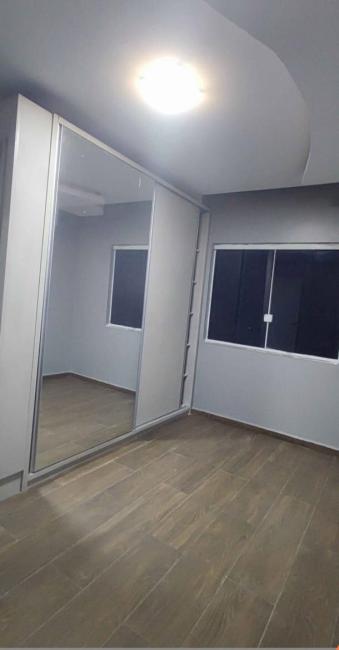 Casa com churrasqueira 3 quartos , 2 vagas de garagem no Cercadinho Curitiba a venda