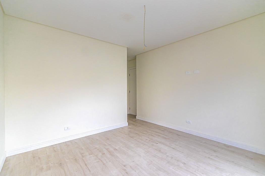 Casa nova com 3 suítes à venda no Boqueirão Curitiba/PR
